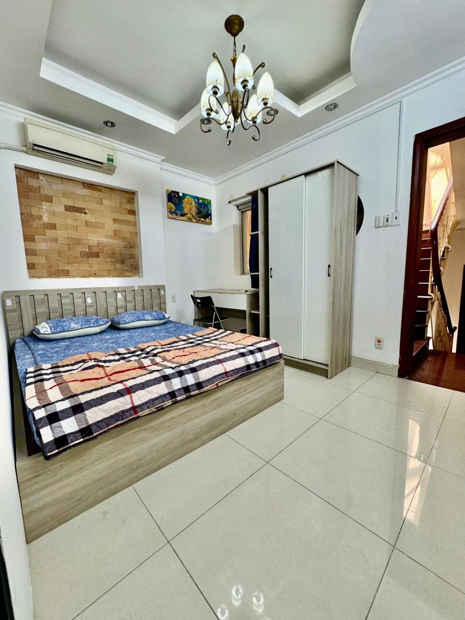 21057 Hoa Lan * TP. Hồ Chí Minh